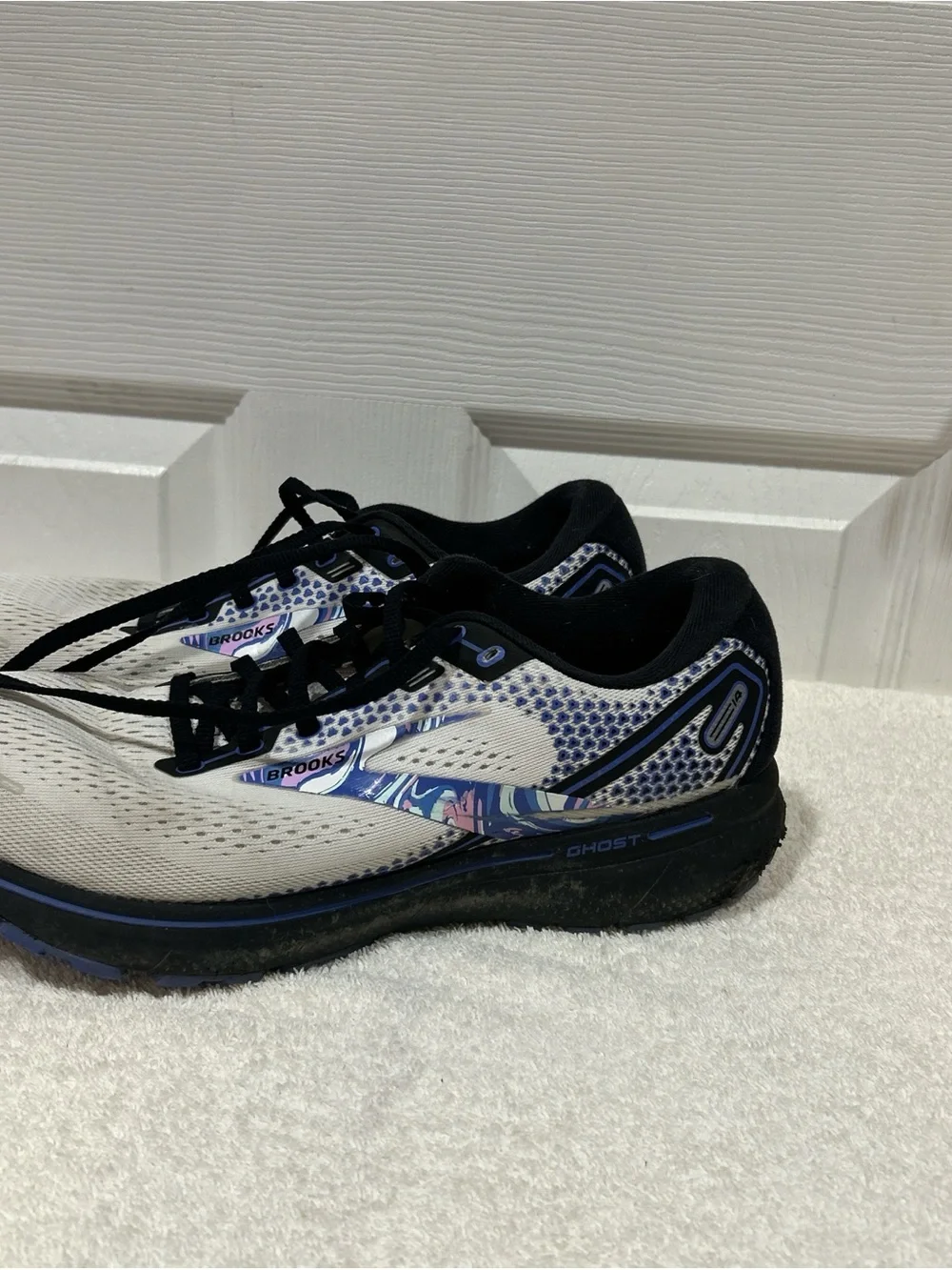 Brooks Ghost Men’s Sneakers – Size 10.5